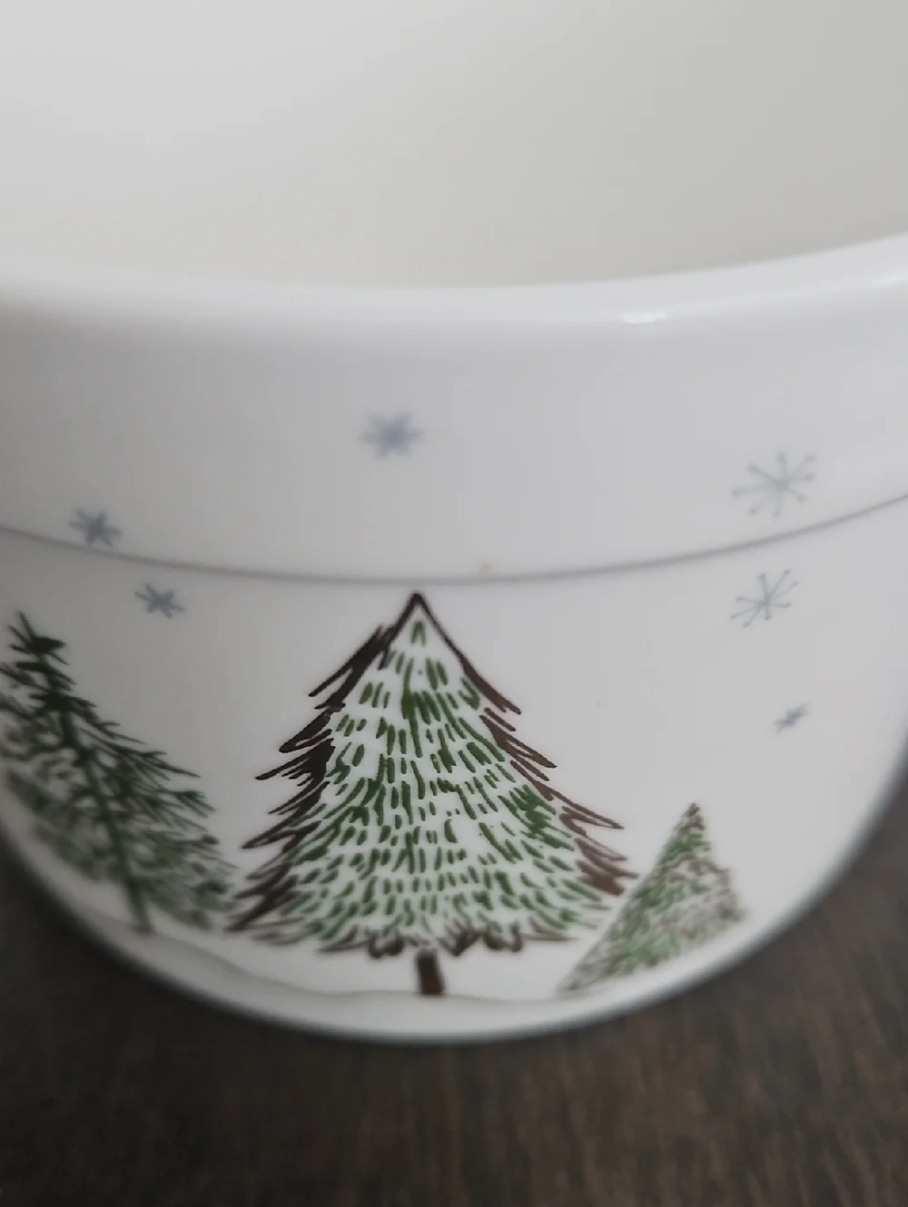 White Porcelain Ramkin Tree Dish with Gold Accents